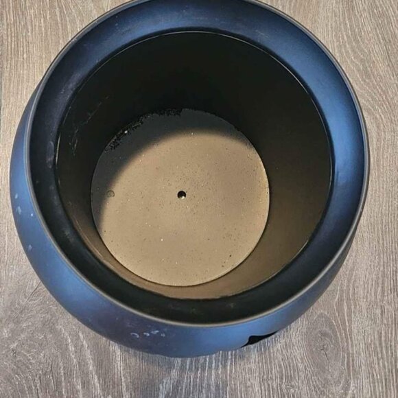 Hyde and Eek Cauldron Planter - Picture 4 of 4